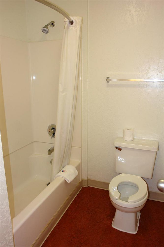 6-phoenix, Az - North Bell Road 2*