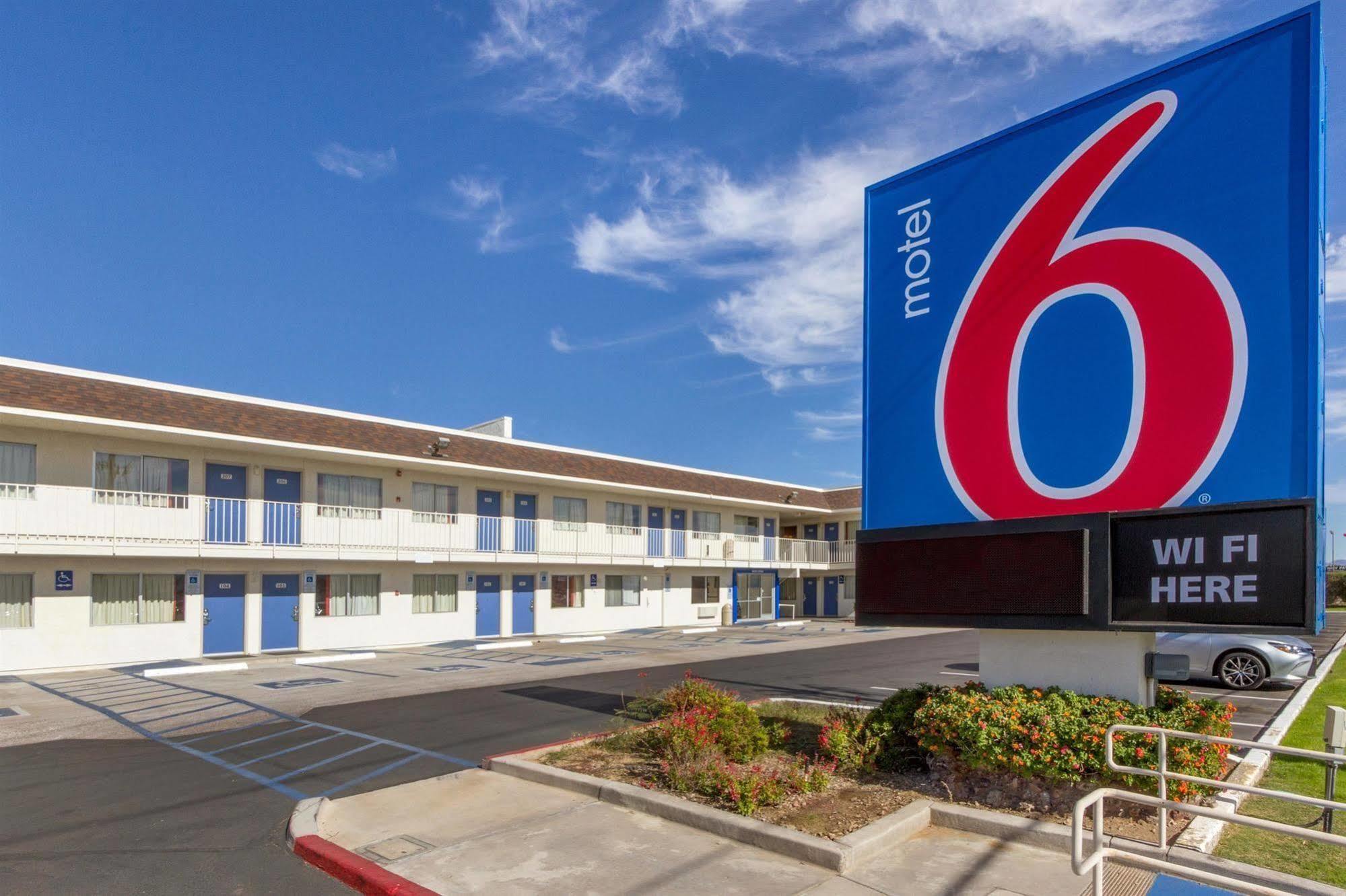 6-phoenix, Az - North Bell Road