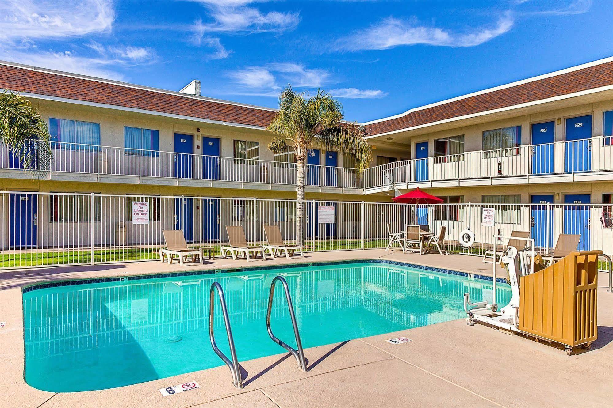 6-phoenix, Az - North Bell Road Hotel 2*