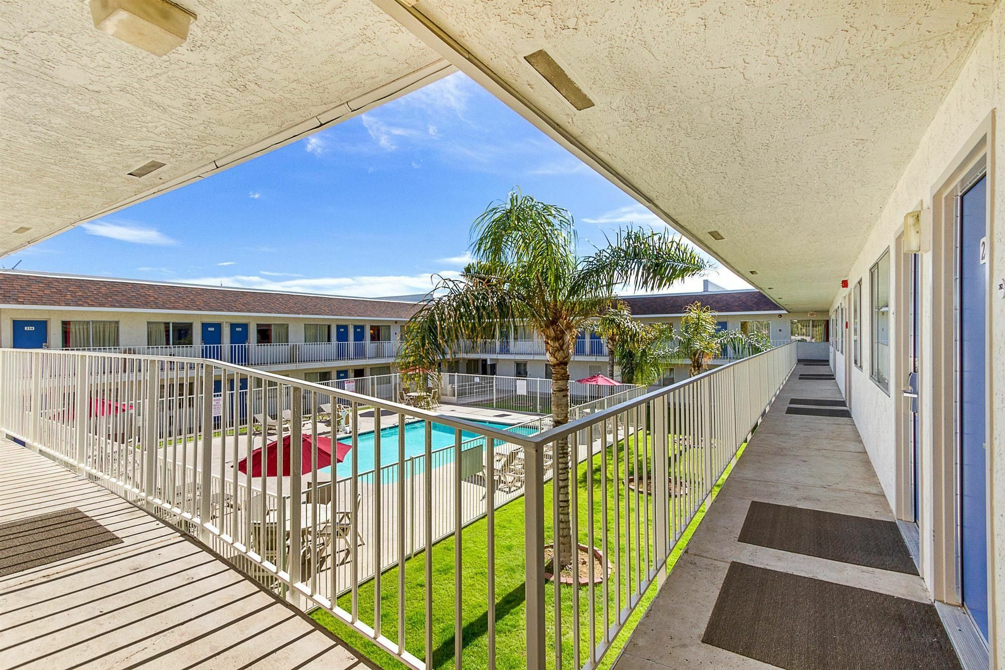 6-phoenix, Az - North Bell Road Hotel 2*